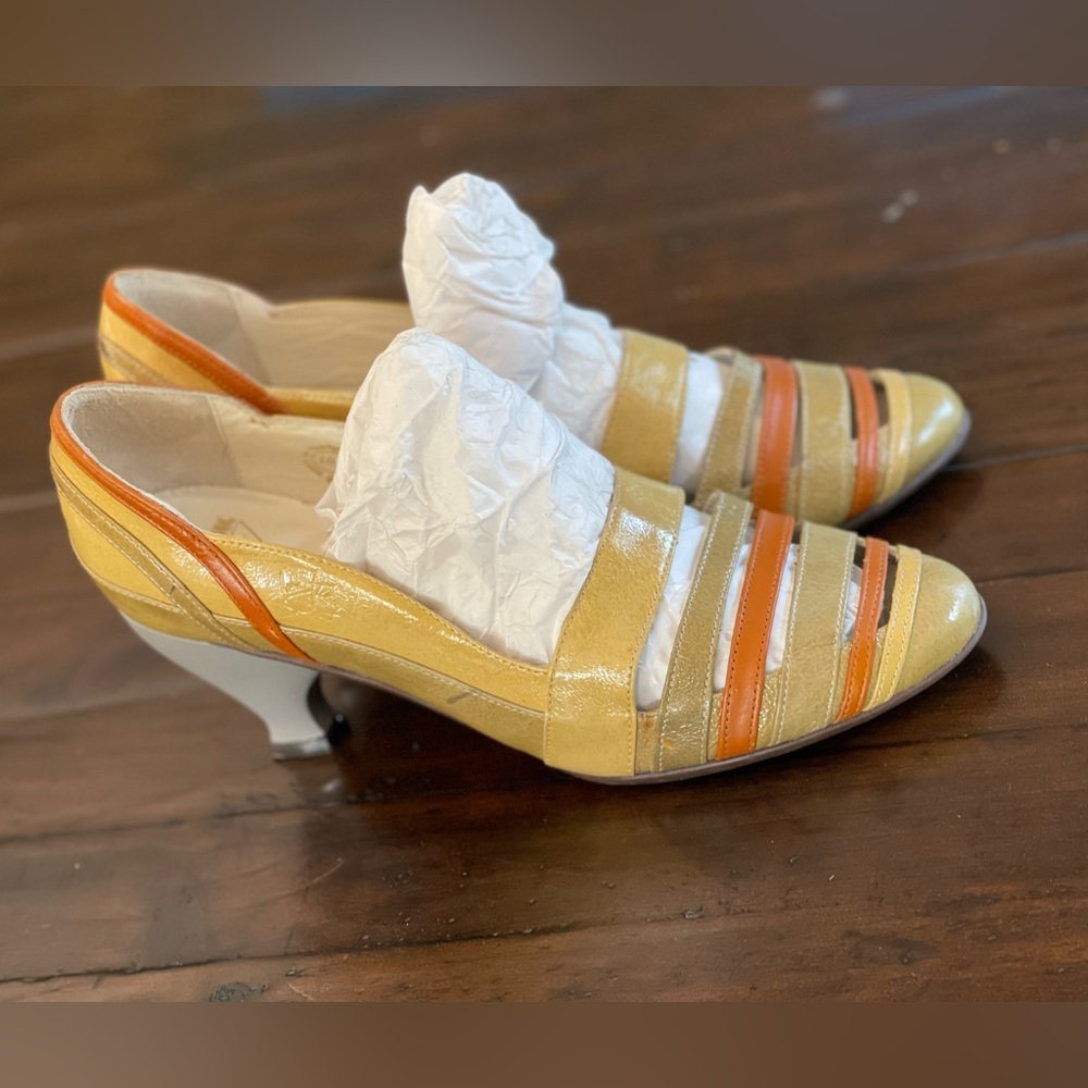 John FLuevog Blind Faith Drew Beige Gray Green GUC
